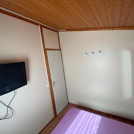 Chalet Agreable En Bord En De Mer. Le Port-des-Barques Exteriör bild