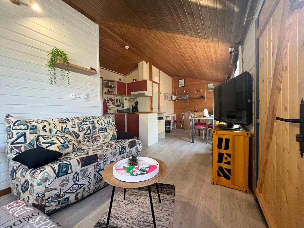 Chalet Agreable En Bord En De Mer. Le Port-des-Barques Exteriör bild