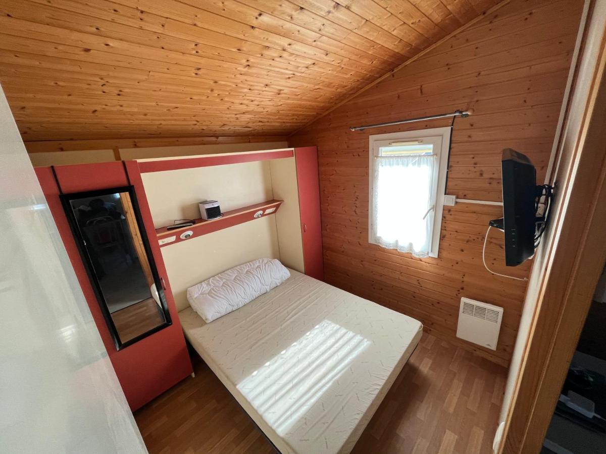 Chalet Agreable En Bord En De Mer. Le Port-des-Barques Exteriör bild