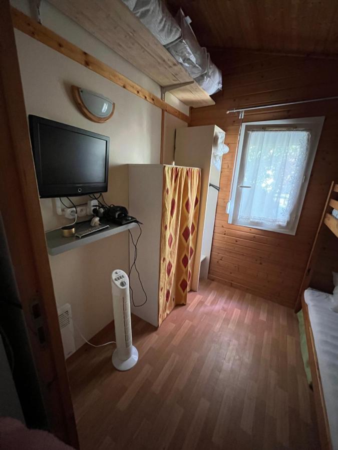 Chalet Agreable En Bord En De Mer. Le Port-des-Barques Exteriör bild